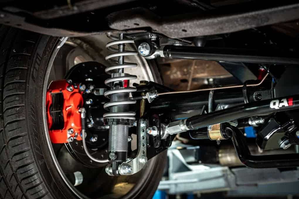 Kaiser Kustom Leistungen – Teilehandel